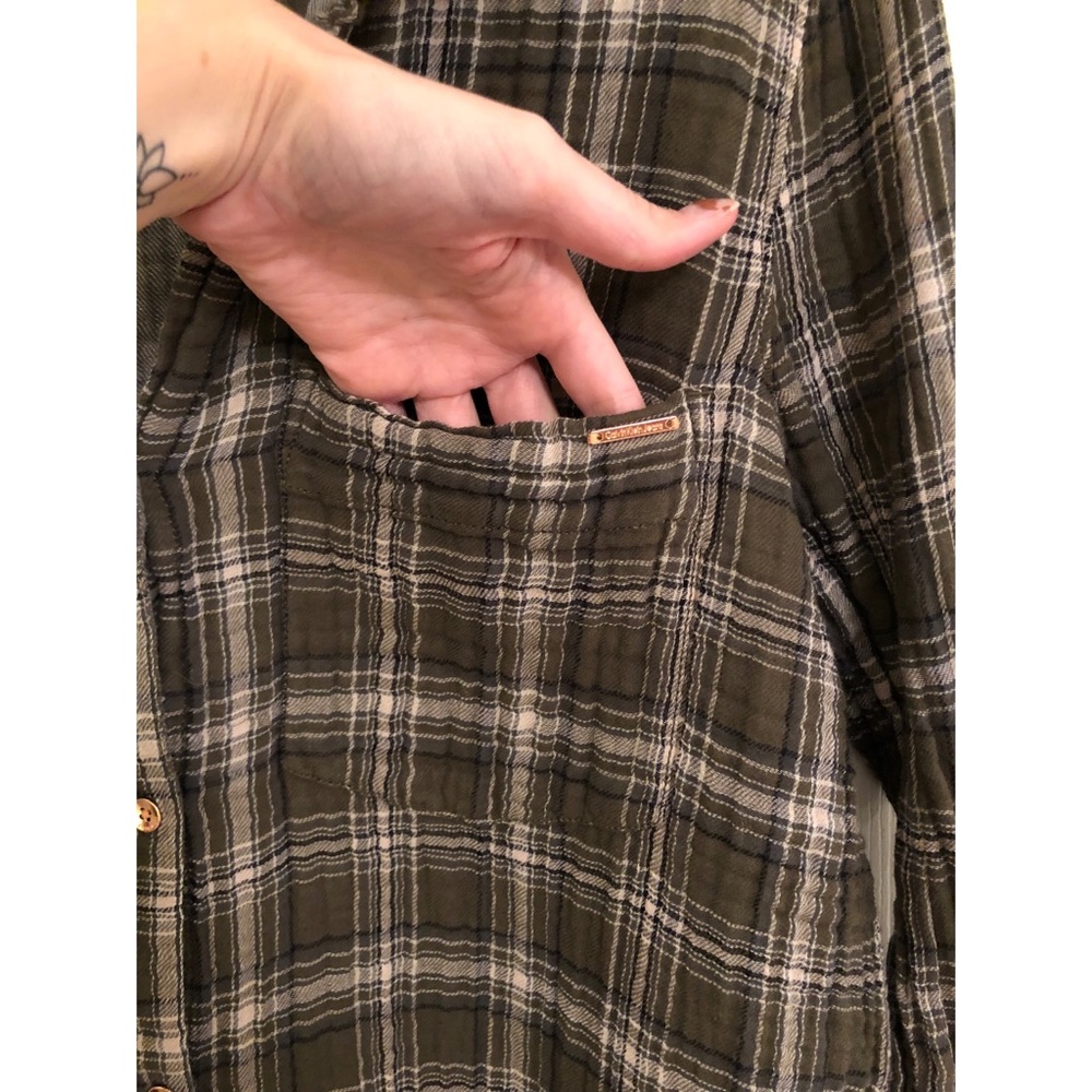 Calvin Klein button up - Picture 3 of 6